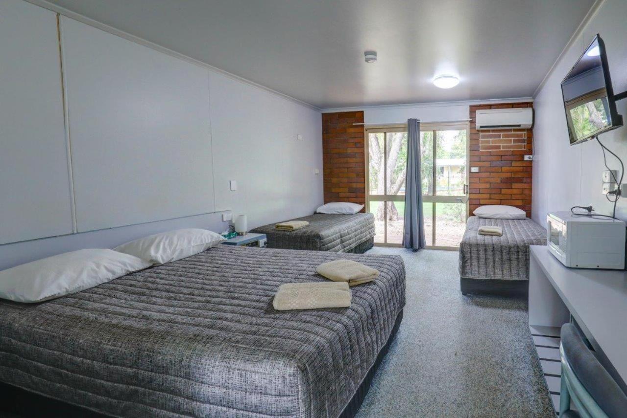 Tambo Mill Motel & Caravan Park Екстер'єр фото